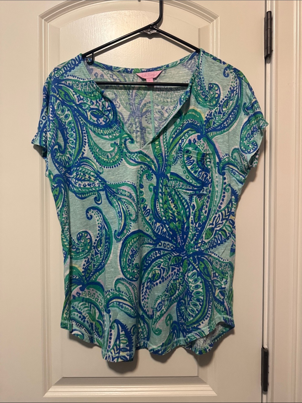 Lilly Pulitzer V neck Pocket tee